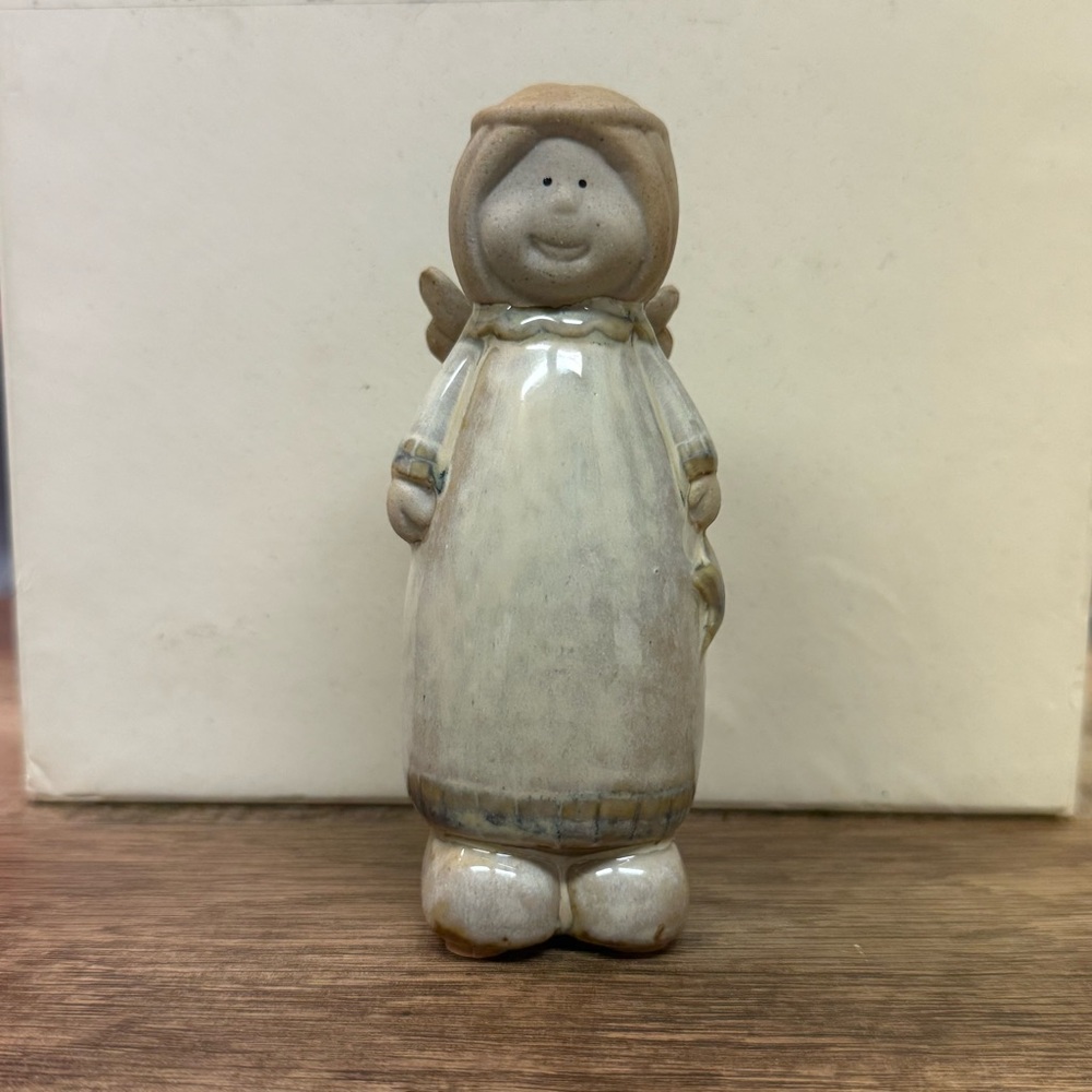 Ceramic angel figurine with wings & star, home decor, 5 inches tall, tan